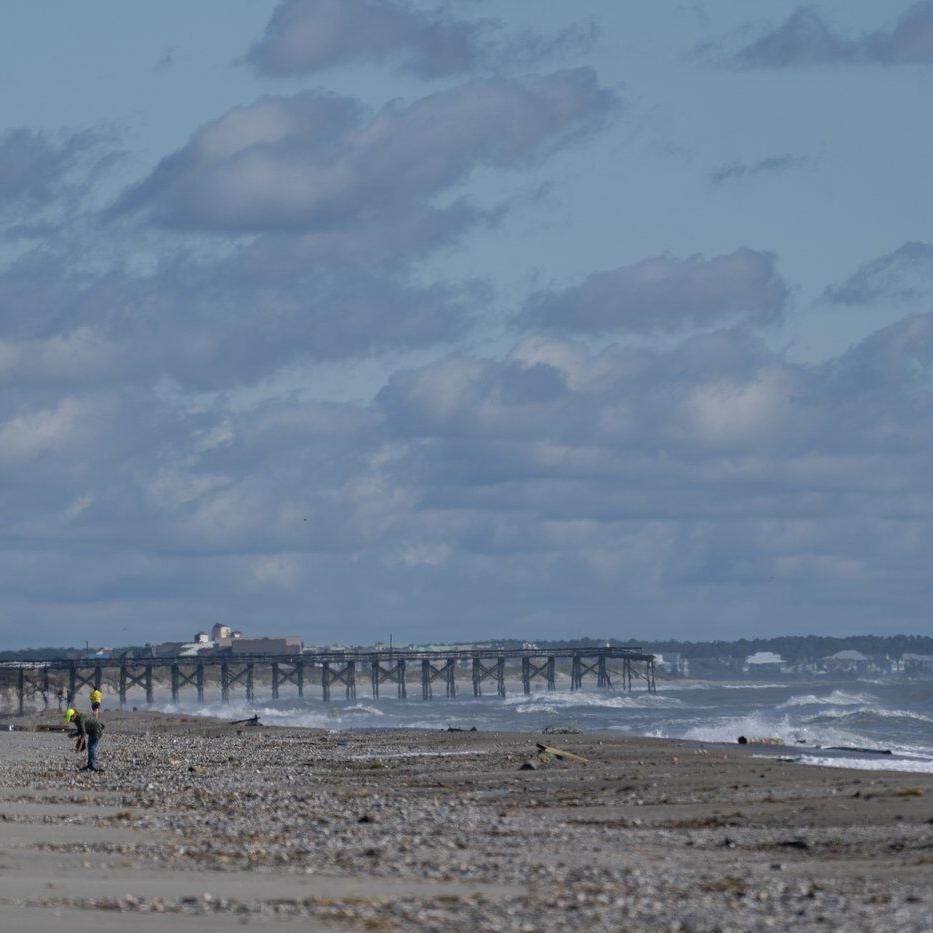 Rushing to save swimmers, a former baseball player and police officer loses his life